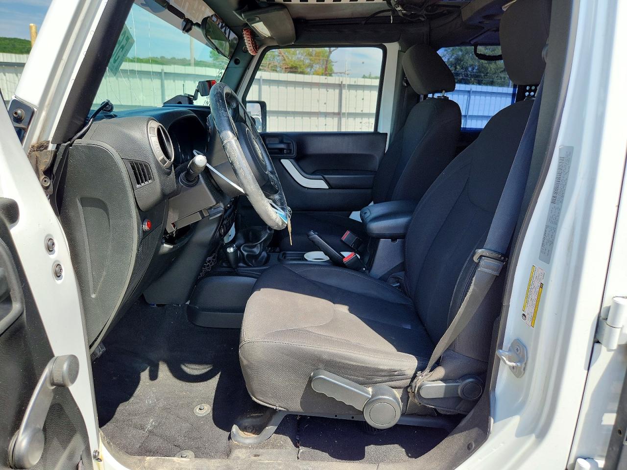 2015 Jeep Wrangler Unlimited Sport Белый vin: 1C4BJWDG4FL548607