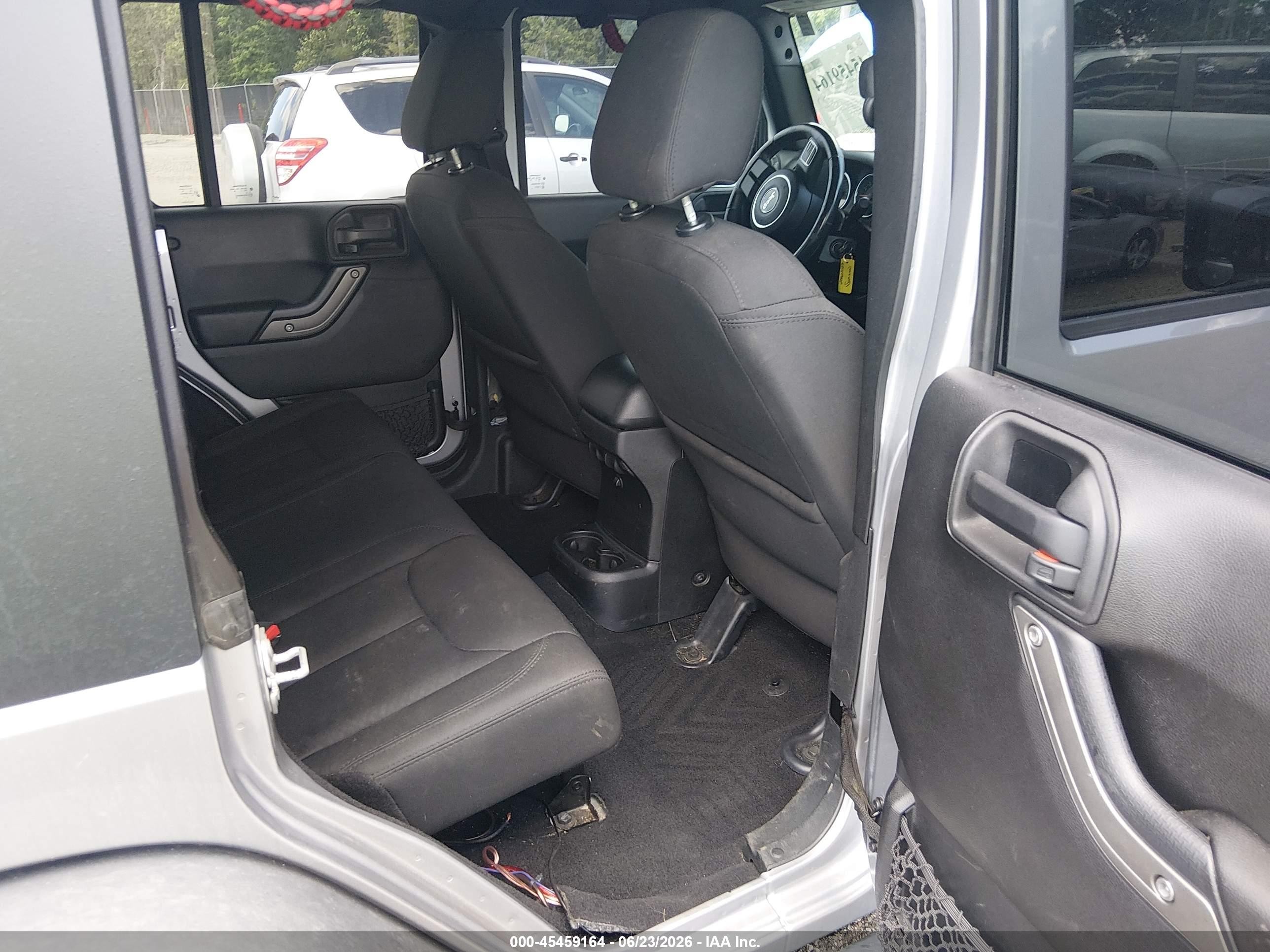 2015 Jeep Wrangler Unlimited Sport Gray vin: 1C4BJWDG4FL569313