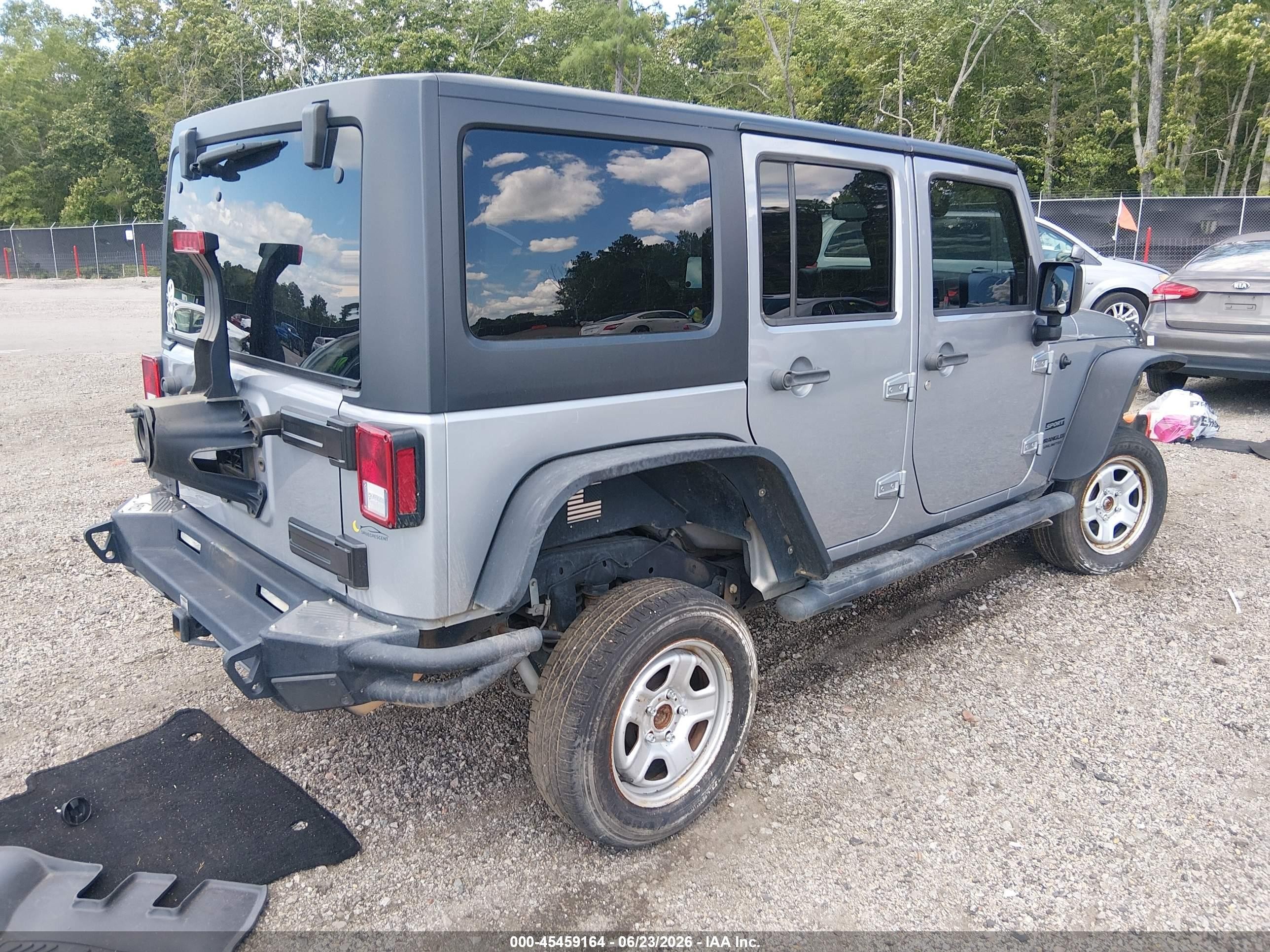 2015 Jeep Wrangler Unlimited Sport Gray vin: 1C4BJWDG4FL569313