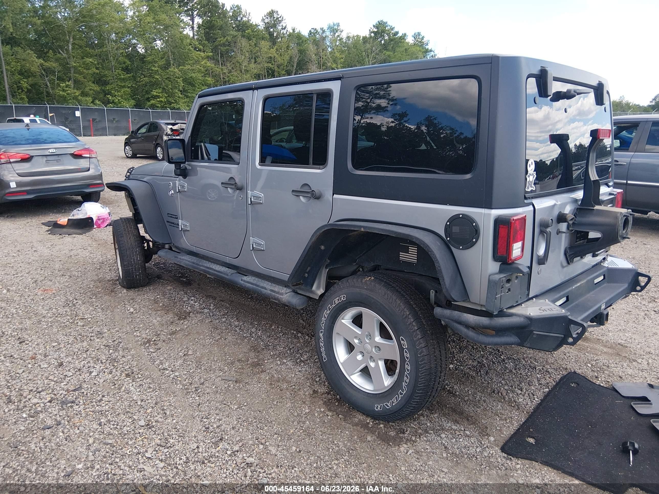 2015 Jeep Wrangler Unlimited Sport Gray vin: 1C4BJWDG4FL569313