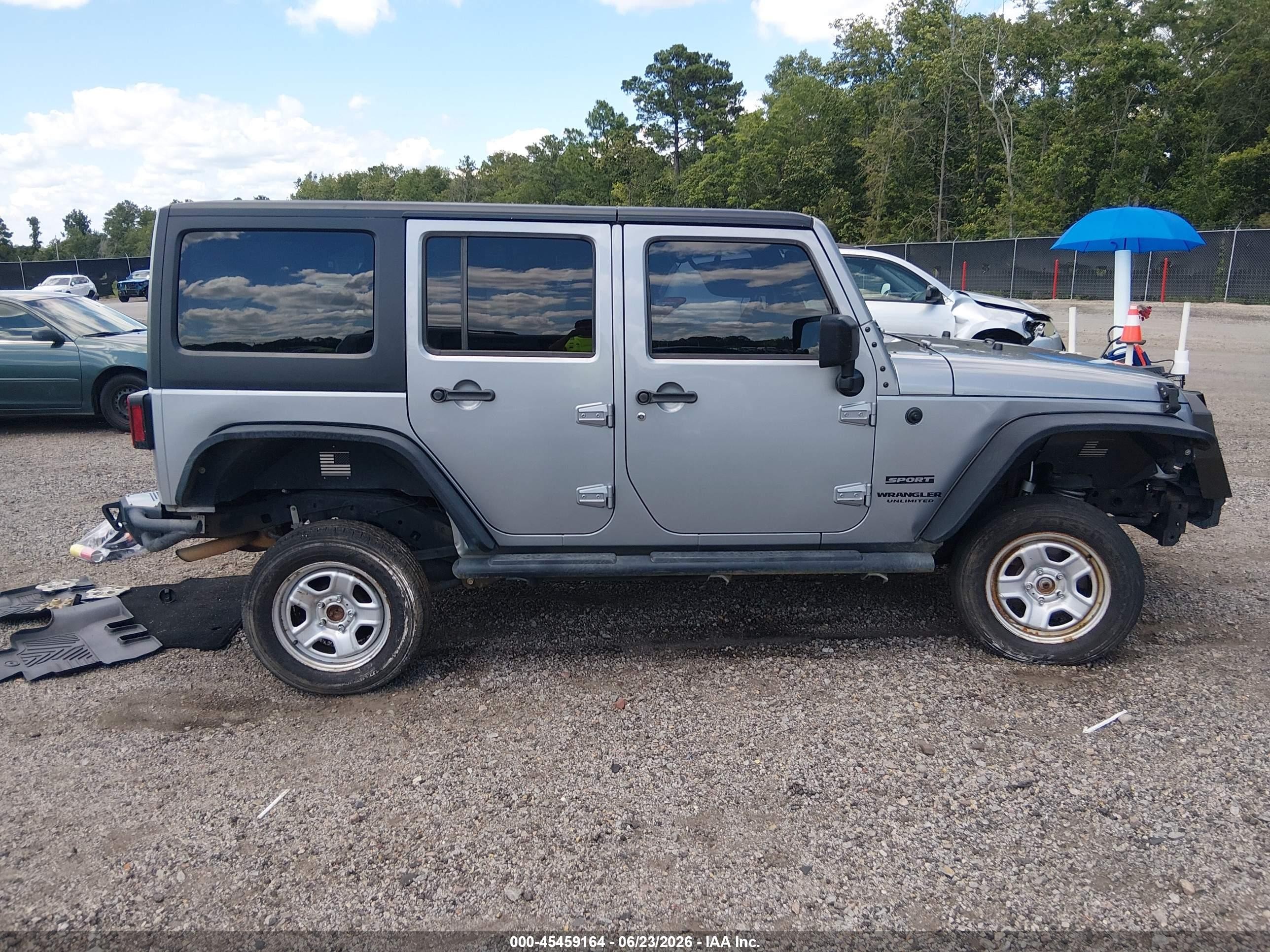 2015 Jeep Wrangler Unlimited Sport Gray vin: 1C4BJWDG4FL569313