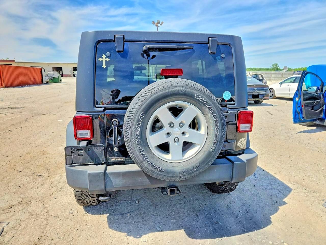 2015 Jeep Wrangler Unlimited Sport Black vin: 1C4BJWDG4FL702300