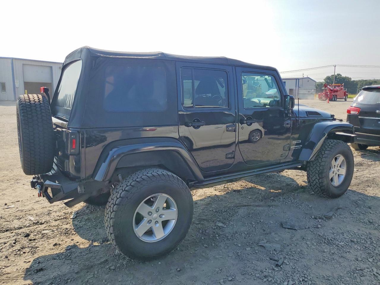 2015 Jeep Wrangler Unlimited Sport Черный vin: 1C4BJWDG4FL740772
