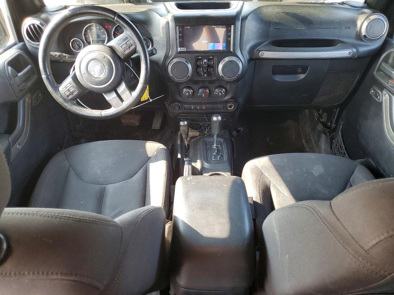 2015 Jeep Wrangler Unlimited Sport Черный vin: 1C4BJWDG4FL740772