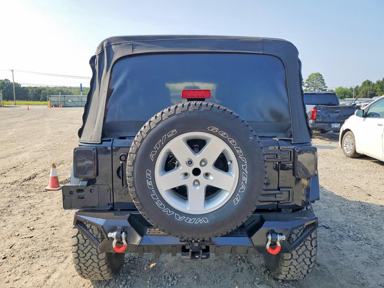 2015 Jeep Wrangler Unlimited Sport Черный vin: 1C4BJWDG4FL740772