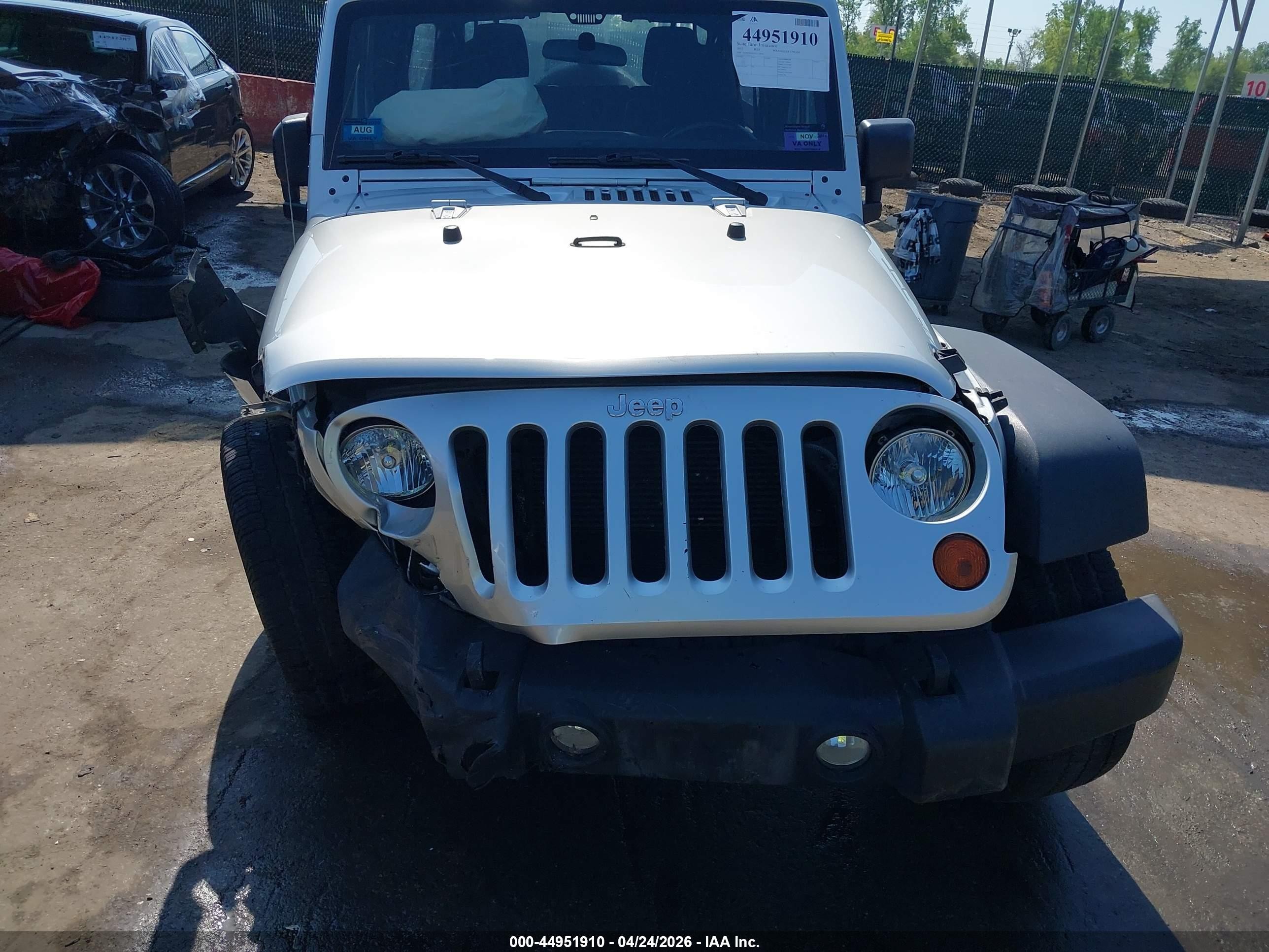2012 Jeep Wrangler Unlimited Sport Silver vin: 1C4BJWDG5CL178781