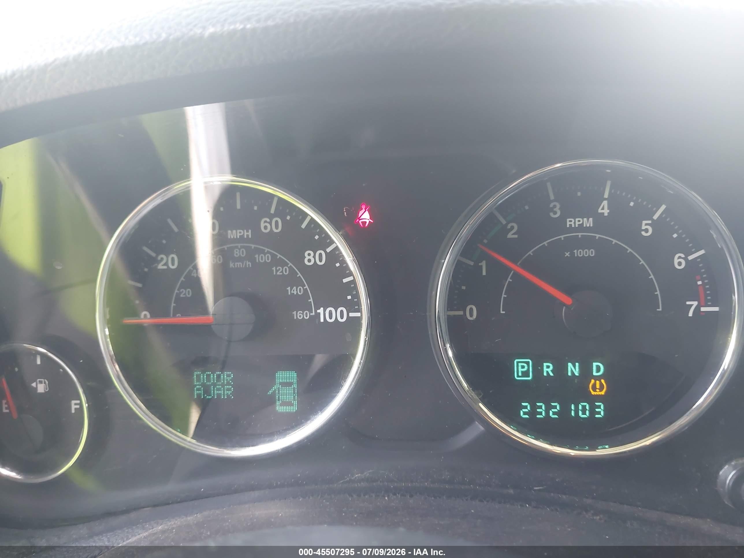 2012 Jeep Wrangler Unlimited Sport Silver vin: 1C4BJWDG5CL181745