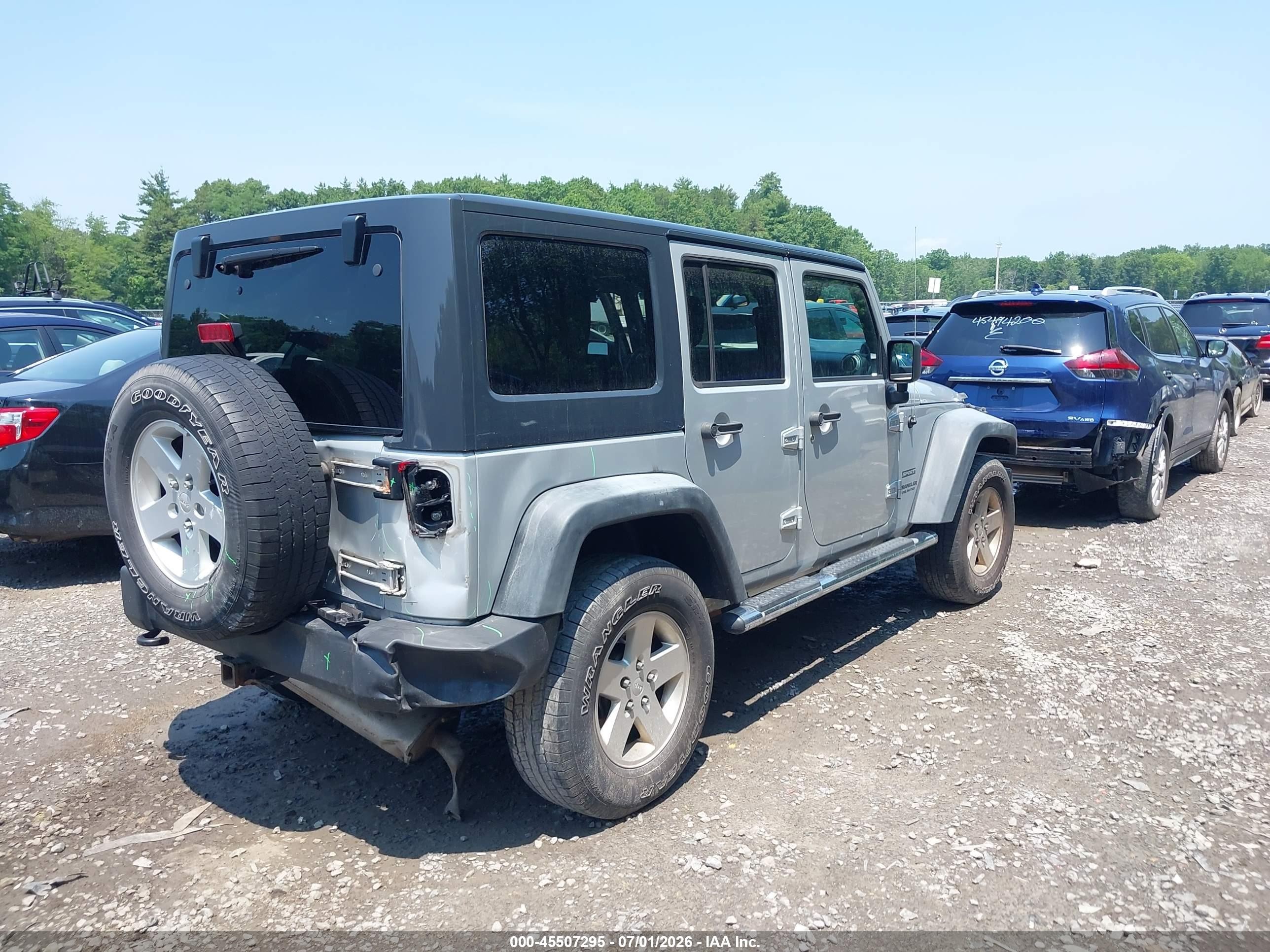 2012 Jeep Wrangler Unlimited Sport Silver vin: 1C4BJWDG5CL181745