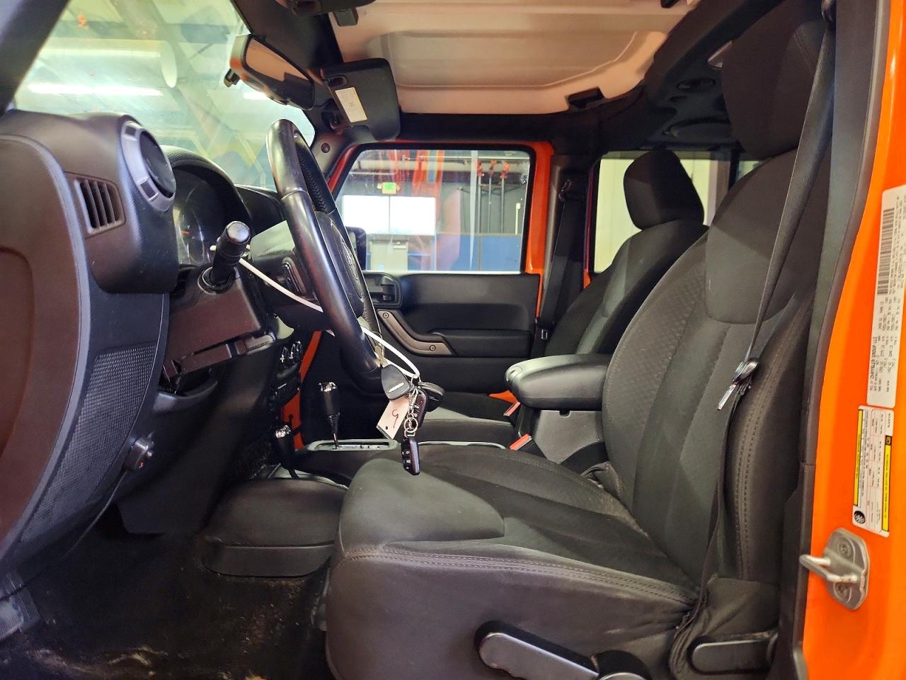 2013 Jeep Wrangler Unlimited Sport Orange vin: 1C4BJWDG5DL520120