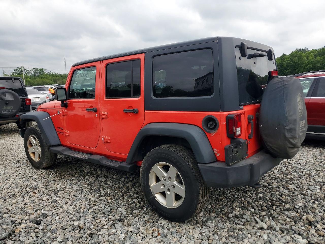 2013 Jeep Wrangler Unlimited Sport Red vin: 1C4BJWDG5DL582536