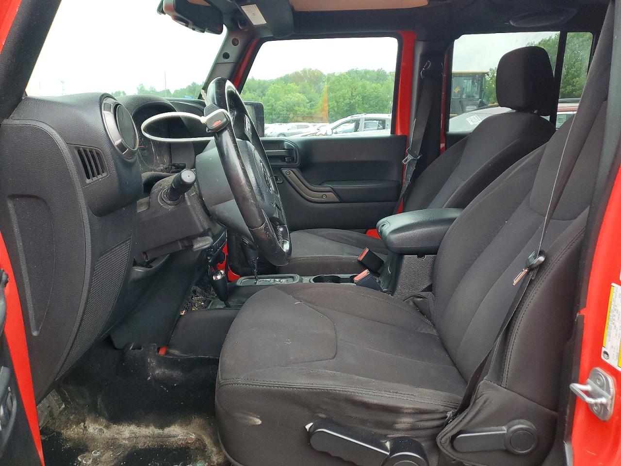 2013 Jeep Wrangler Unlimited Sport Red vin: 1C4BJWDG5DL582536