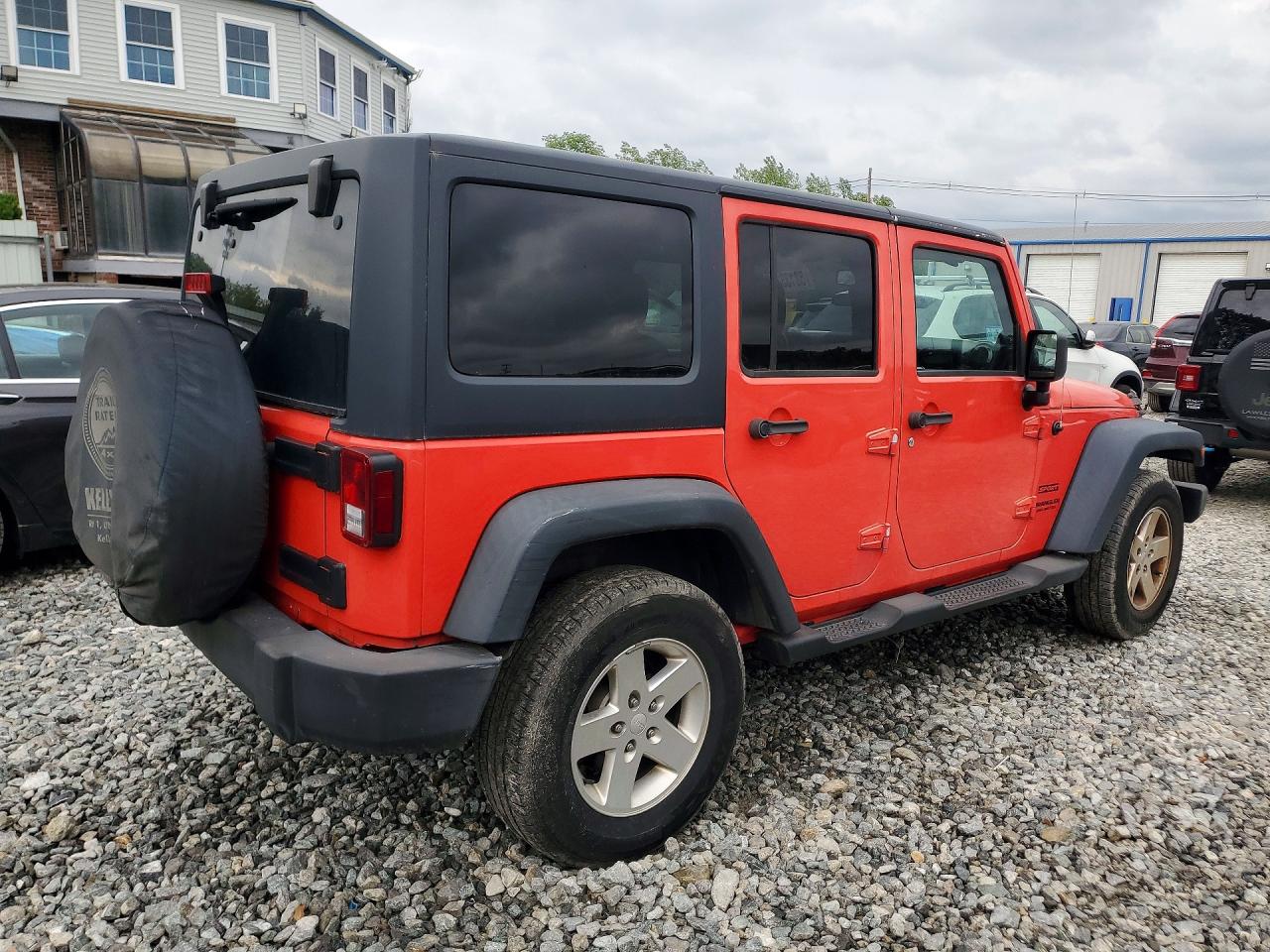 2013 Jeep Wrangler Unlimited Sport Red vin: 1C4BJWDG5DL582536