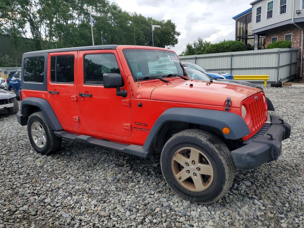 2013 Jeep Wrangler Unlimited Sport Red vin: 1C4BJWDG5DL582536