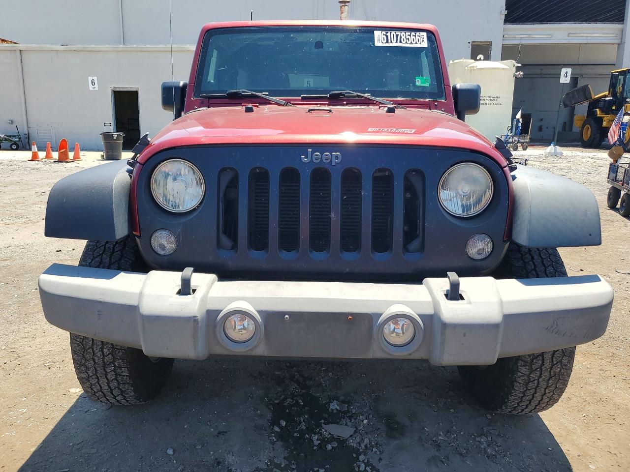 2013 Jeep Wrangler Unlimited Sport Red vin: 1C4BJWDG5DL606740