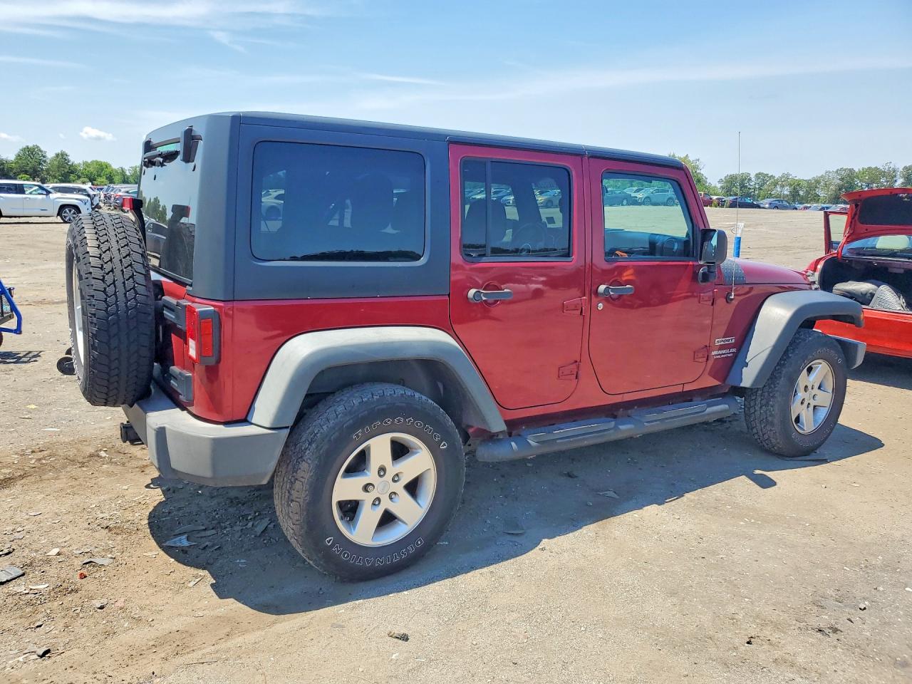 2013 Jeep Wrangler Unlimited Sport Red vin: 1C4BJWDG5DL606740