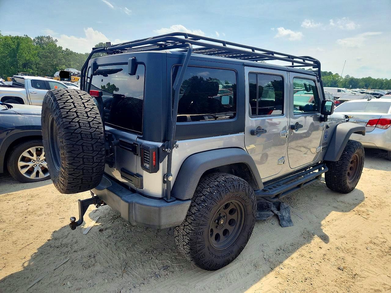 2013 Jeep Wrangler Unlimited Sport Silver vin: 1C4BJWDG5DL610139
