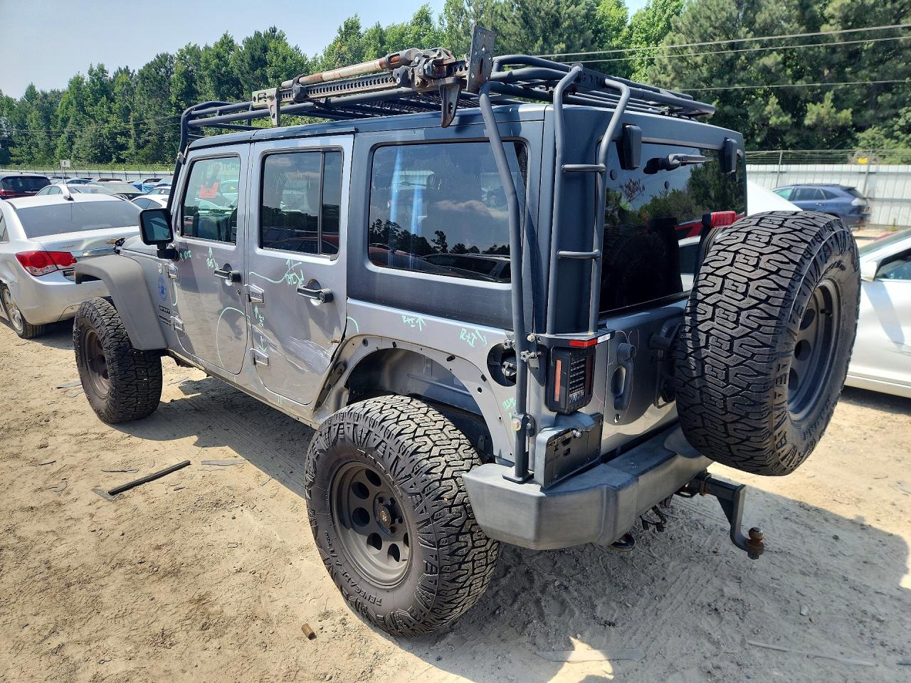 2013 Jeep Wrangler Unlimited Sport Silver vin: 1C4BJWDG5DL610139