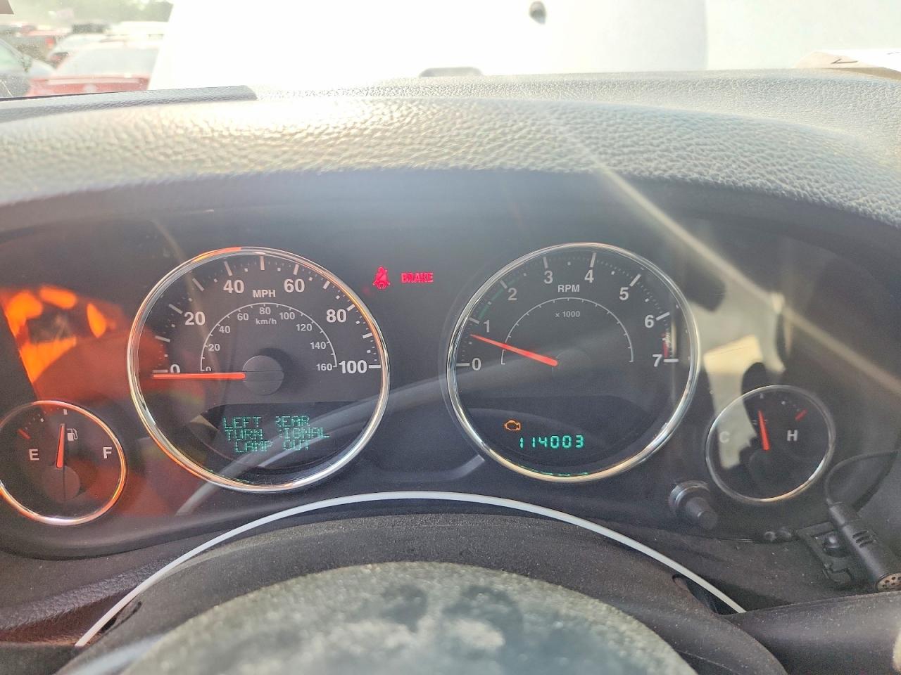 2013 Jeep Wrangler Unlimited Sport Silver vin: 1C4BJWDG5DL610139