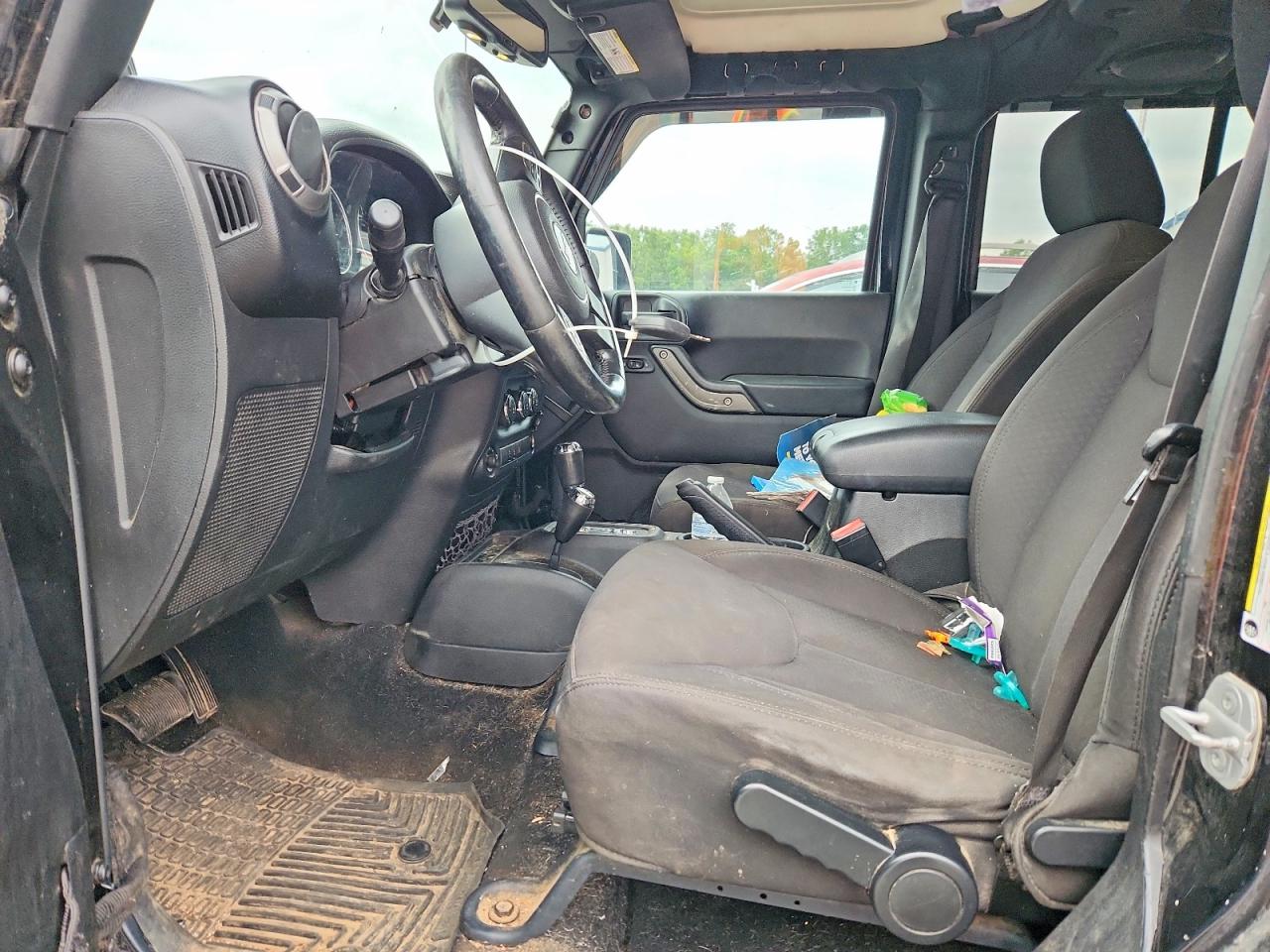 2014 Jeep Wrangler Unlimited Sport Black vin: 1C4BJWDG5EL102691