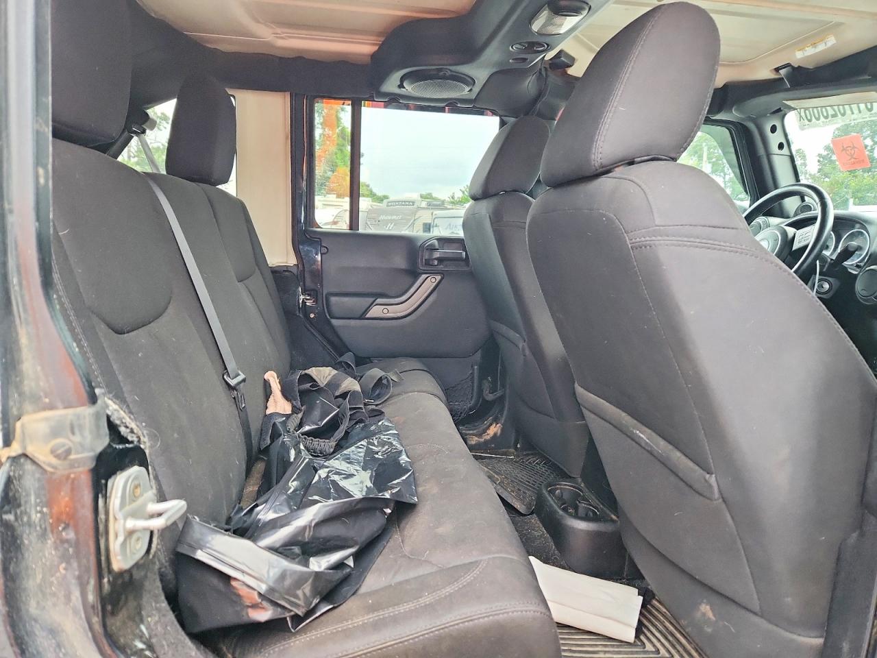 2014 Jeep Wrangler Unlimited Sport Black vin: 1C4BJWDG5EL102691