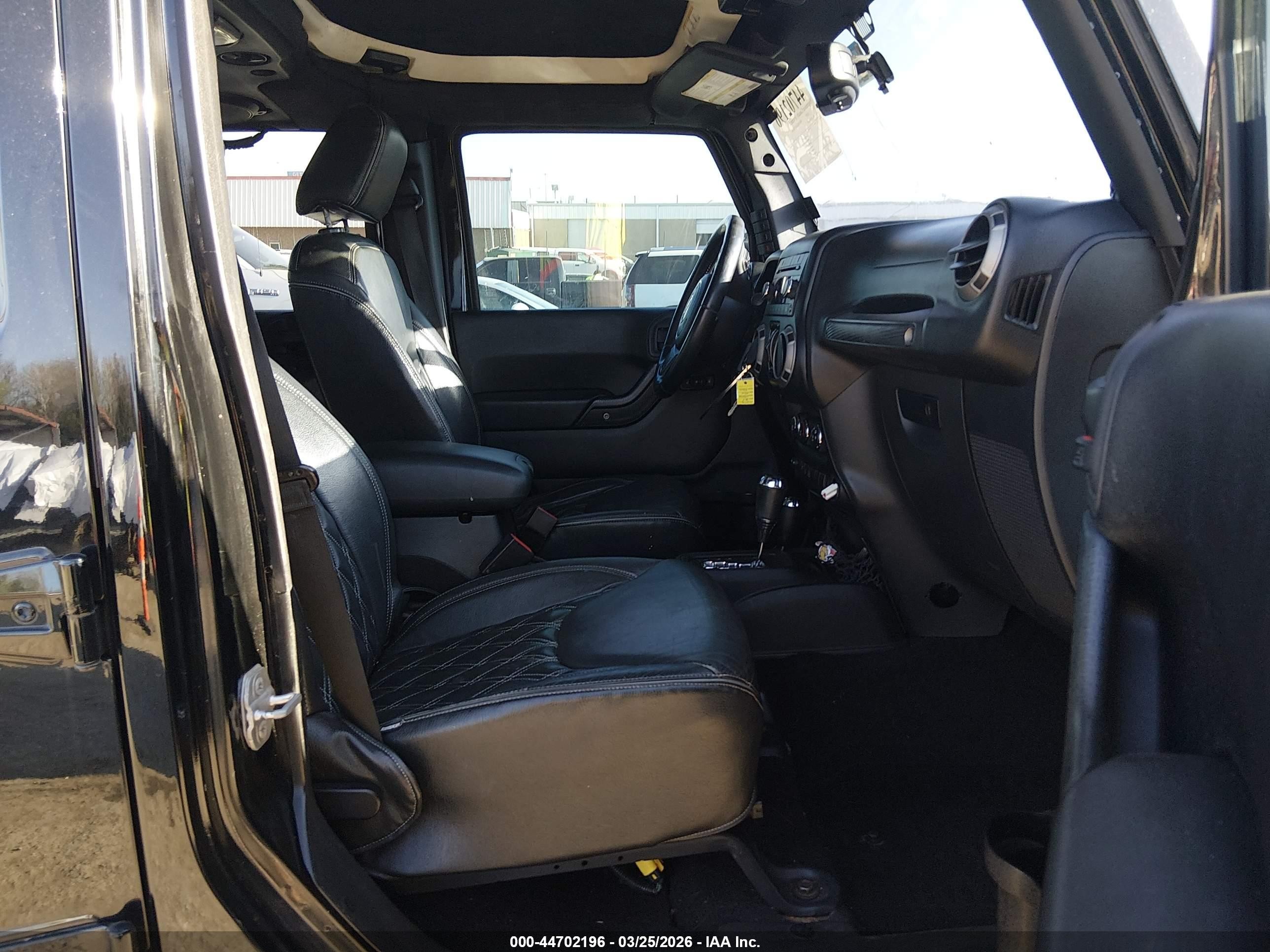 2014 Jeep Wrangler Unlimited Sport Черный vin: 1C4BJWDG5EL156458