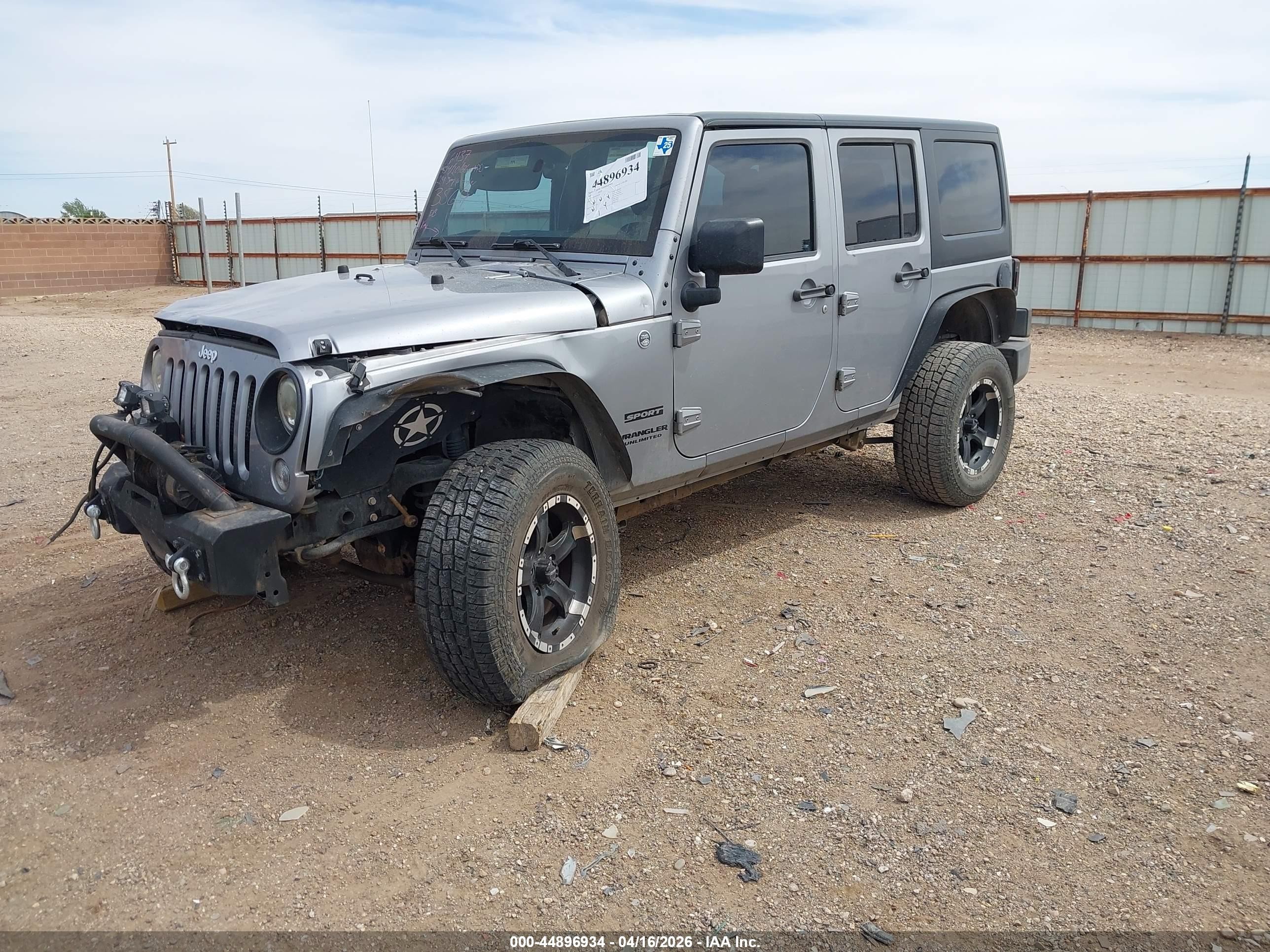 2014 Jeep Wrangler Unlimited Sport Gray vin: 1C4BJWDG5EL163569