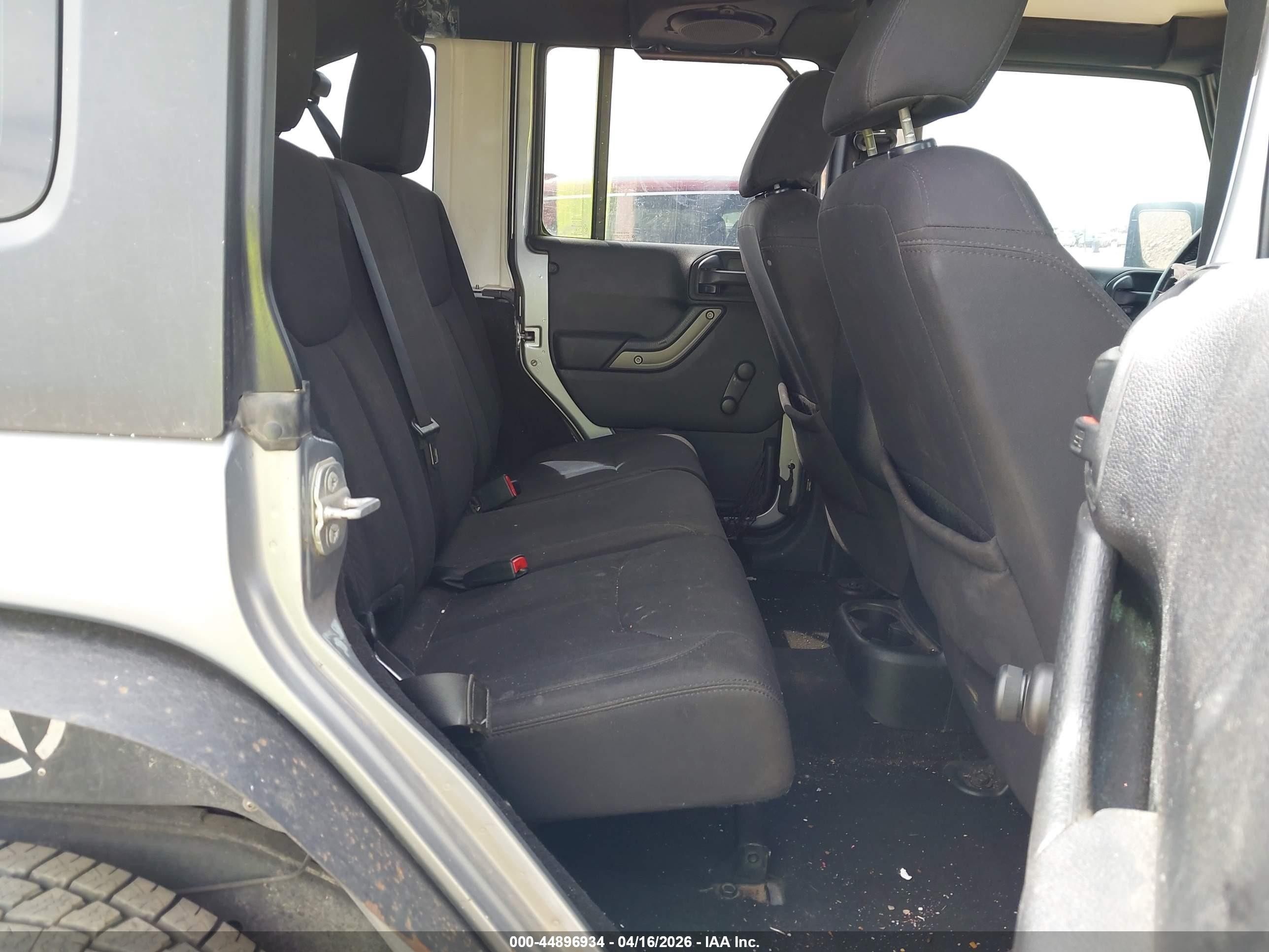 2014 Jeep Wrangler Unlimited Sport Gray vin: 1C4BJWDG5EL163569