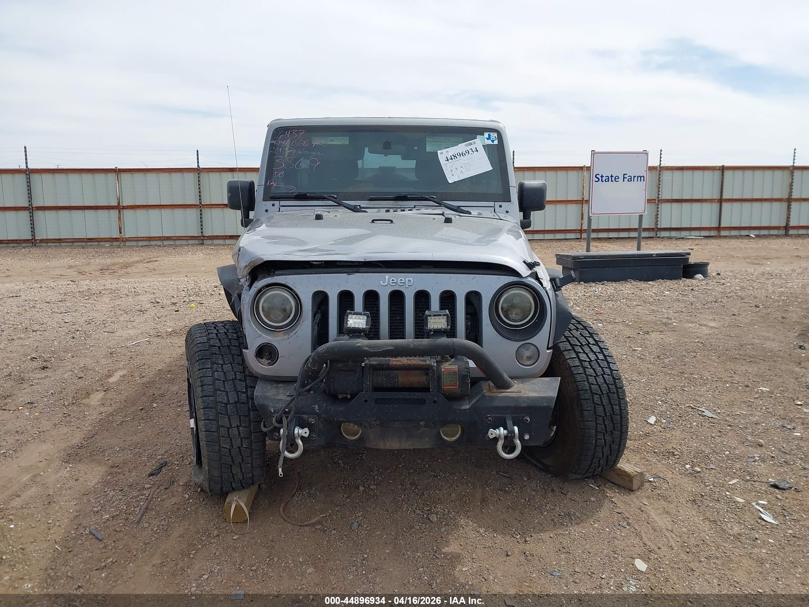 2014 Jeep Wrangler Unlimited Sport Gray vin: 1C4BJWDG5EL163569