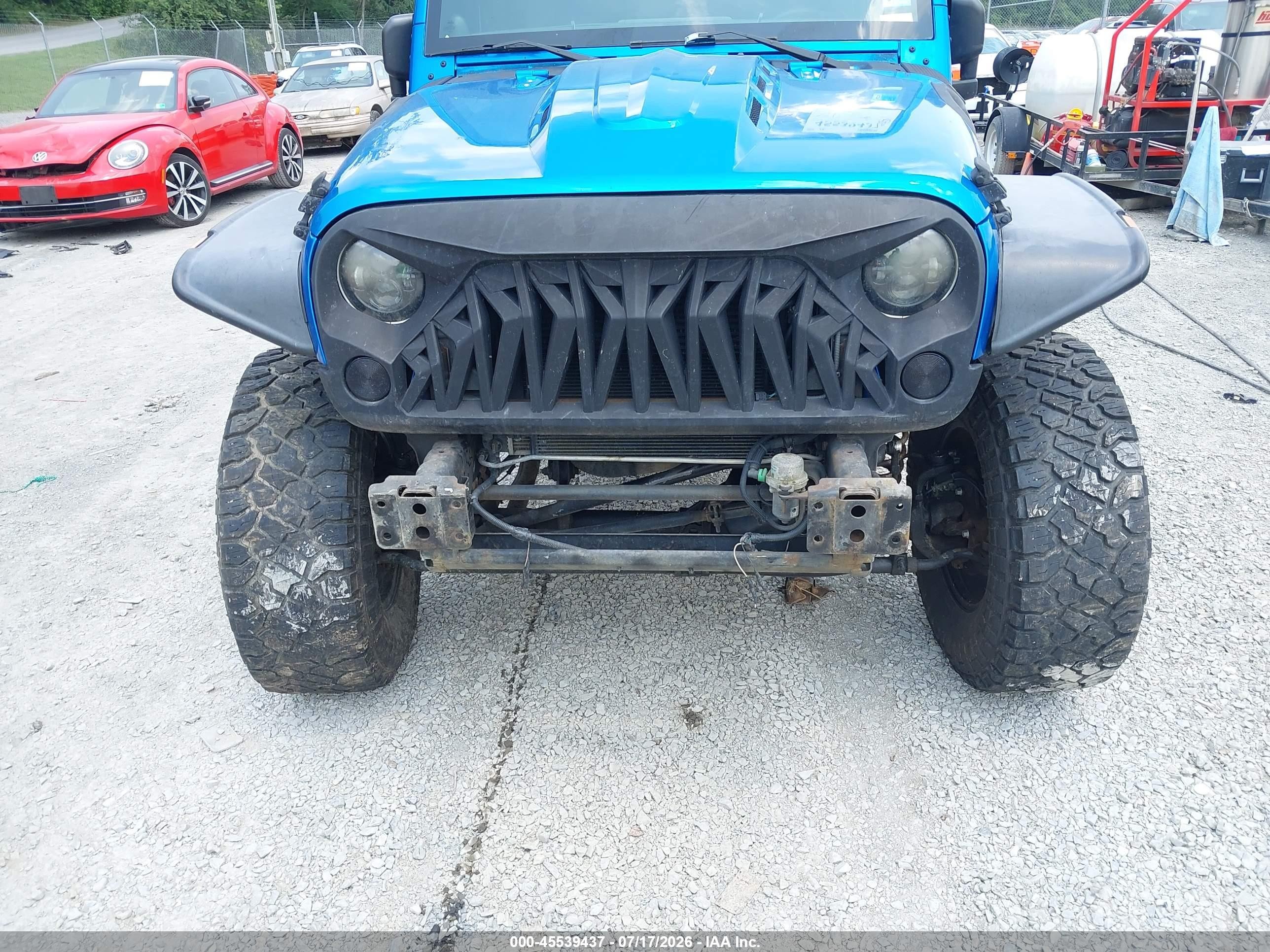 2014 Jeep Wrangler Unlimited Freedom Edition Синий vin: 1C4BJWDG5EL202774