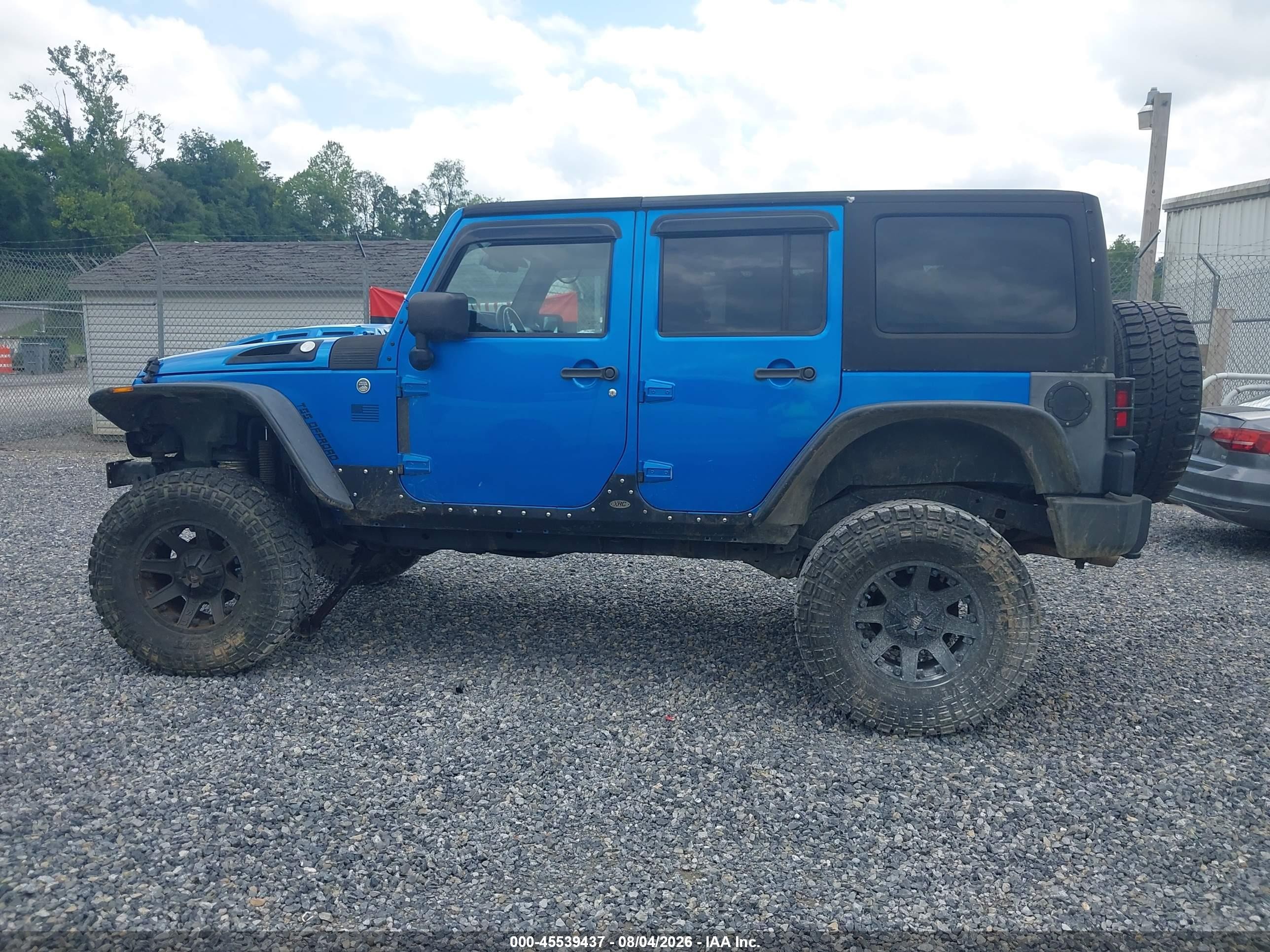 2014 Jeep Wrangler Unlimited Freedom Edition Синий vin: 1C4BJWDG5EL202774