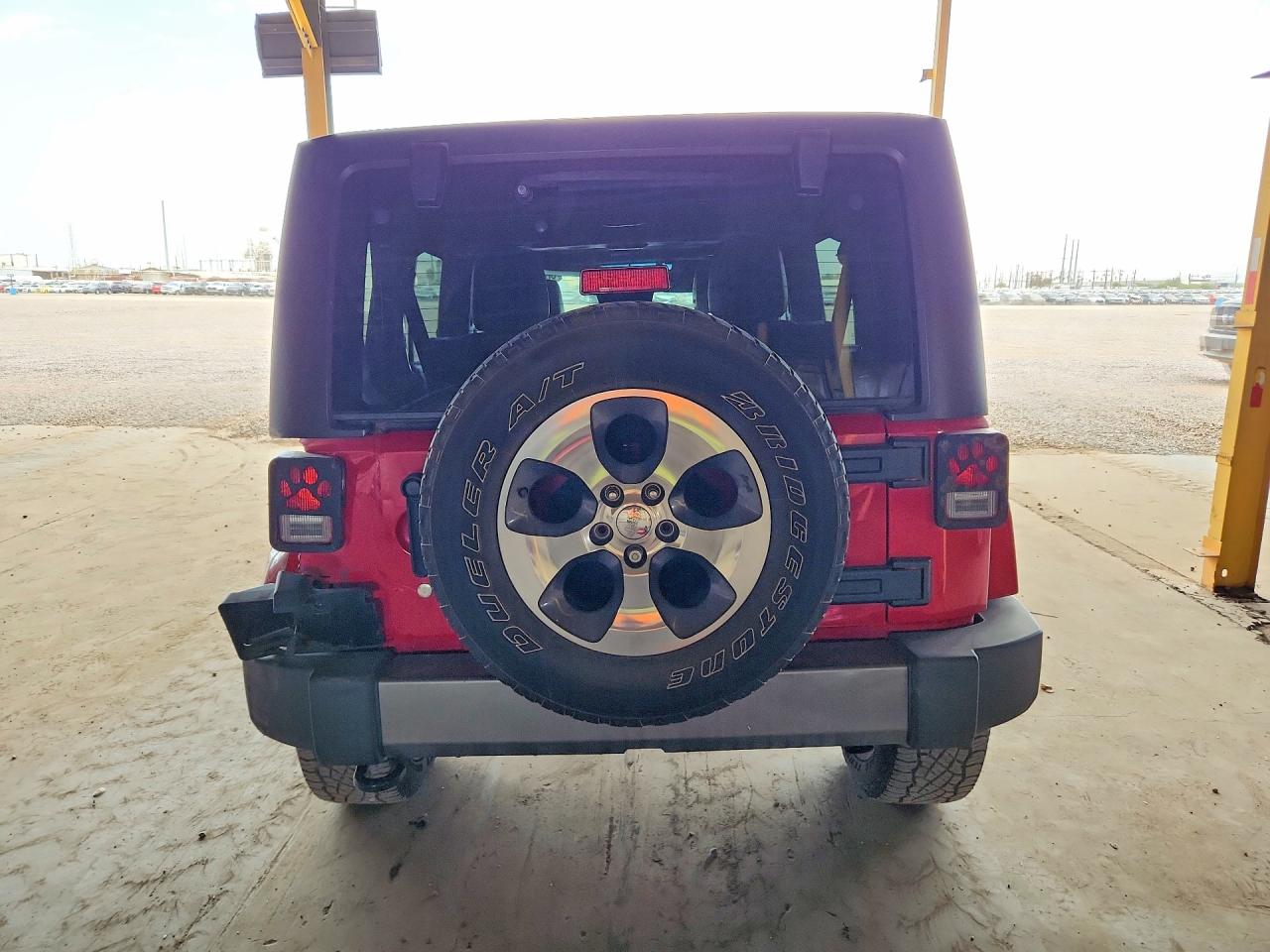 2014 Jeep Wrangler Unlimited Sport Red vin: 1C4BJWDG5EL216173