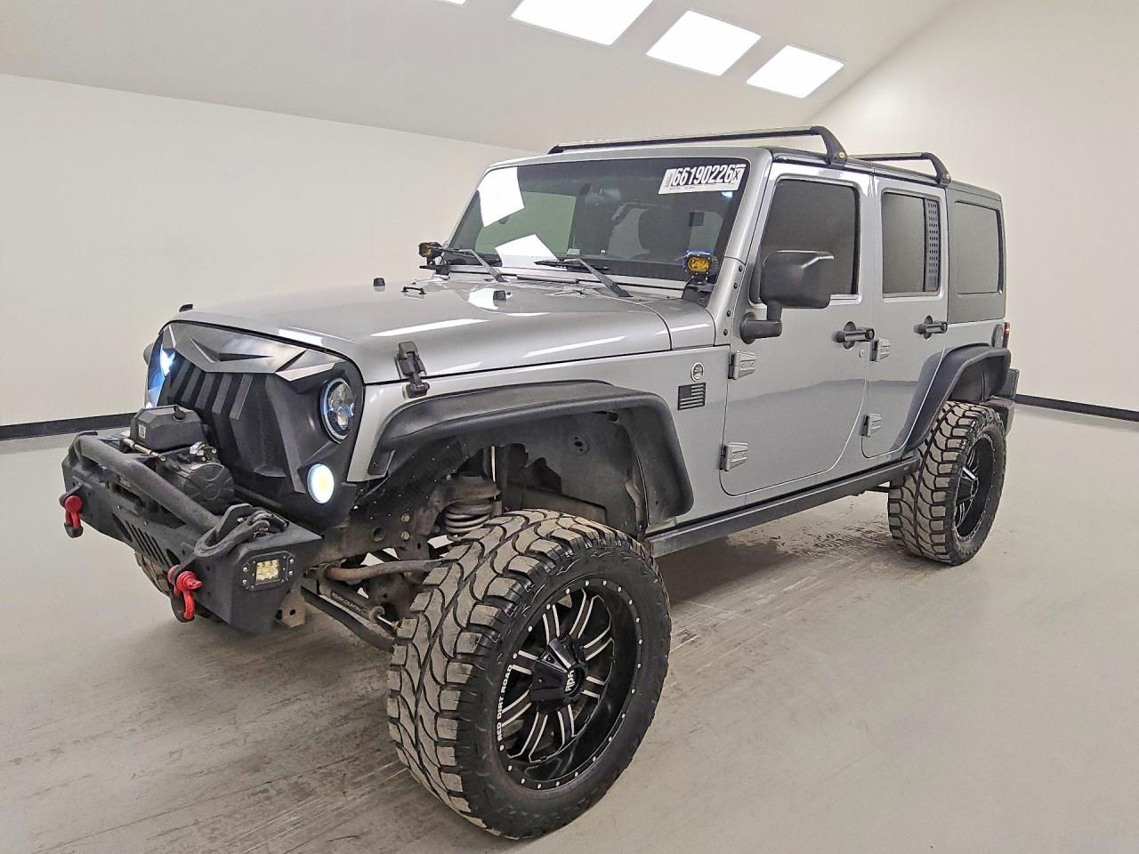 2015 Jeep Wrangler Unlimited Sport Silver vin: 1C4BJWDG5FL505104