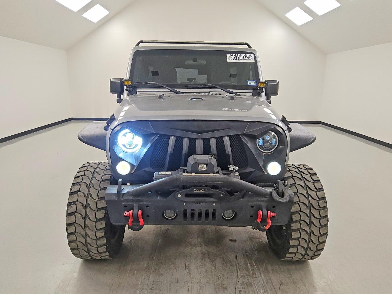 2015 Jeep Wrangler Unlimited Sport Silver vin: 1C4BJWDG5FL505104