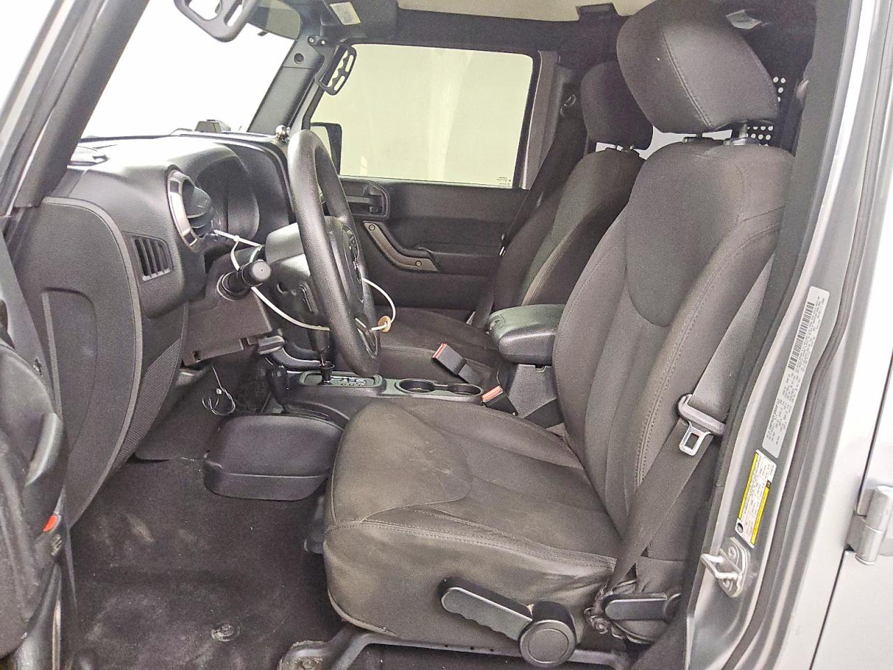 2015 Jeep Wrangler Unlimited Sport Silver vin: 1C4BJWDG5FL505104