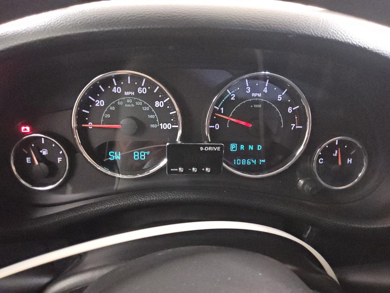 2015 Jeep Wrangler Unlimited Sport Silver vin: 1C4BJWDG5FL505104 Damage: Warning Light - Electrical, On, Unacceptable