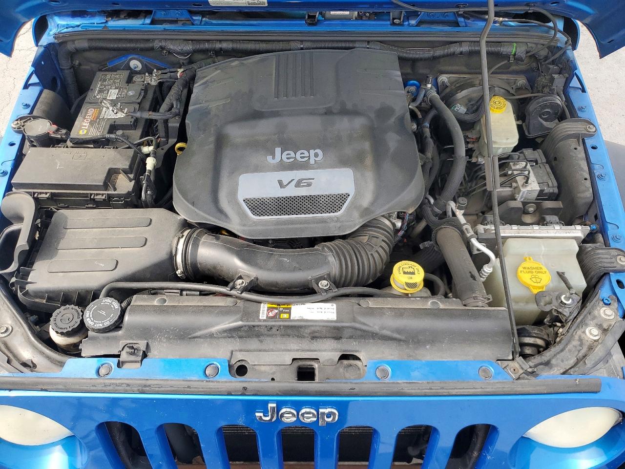 2015 Jeep Wrangler Unlimited Sport Blue vin: 1C4BJWDG5FL510612