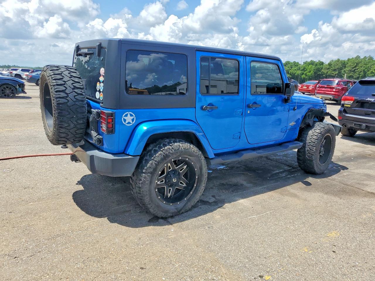2015 Jeep Wrangler Unlimited Sport Blue vin: 1C4BJWDG5FL612377