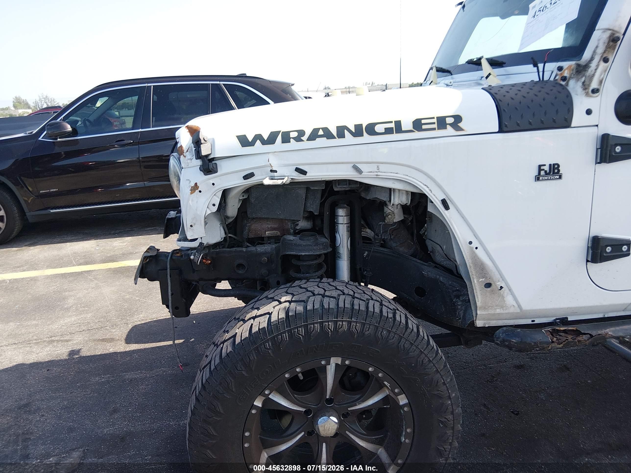 2015 Jeep Wrangler Unlimited Sport White vin: 1C4BJWDG5FL665385