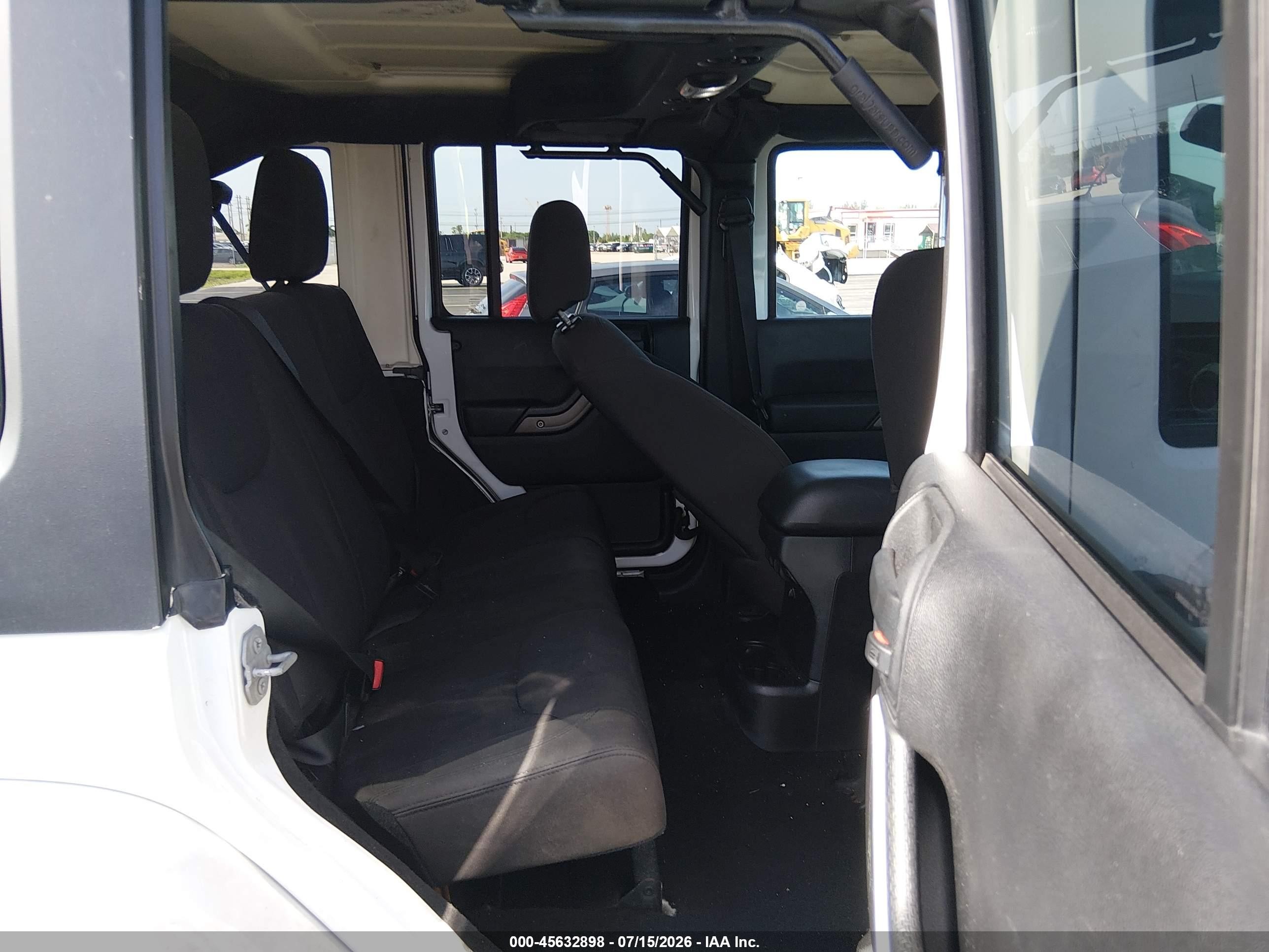 2015 Jeep Wrangler Unlimited Sport White vin: 1C4BJWDG5FL665385