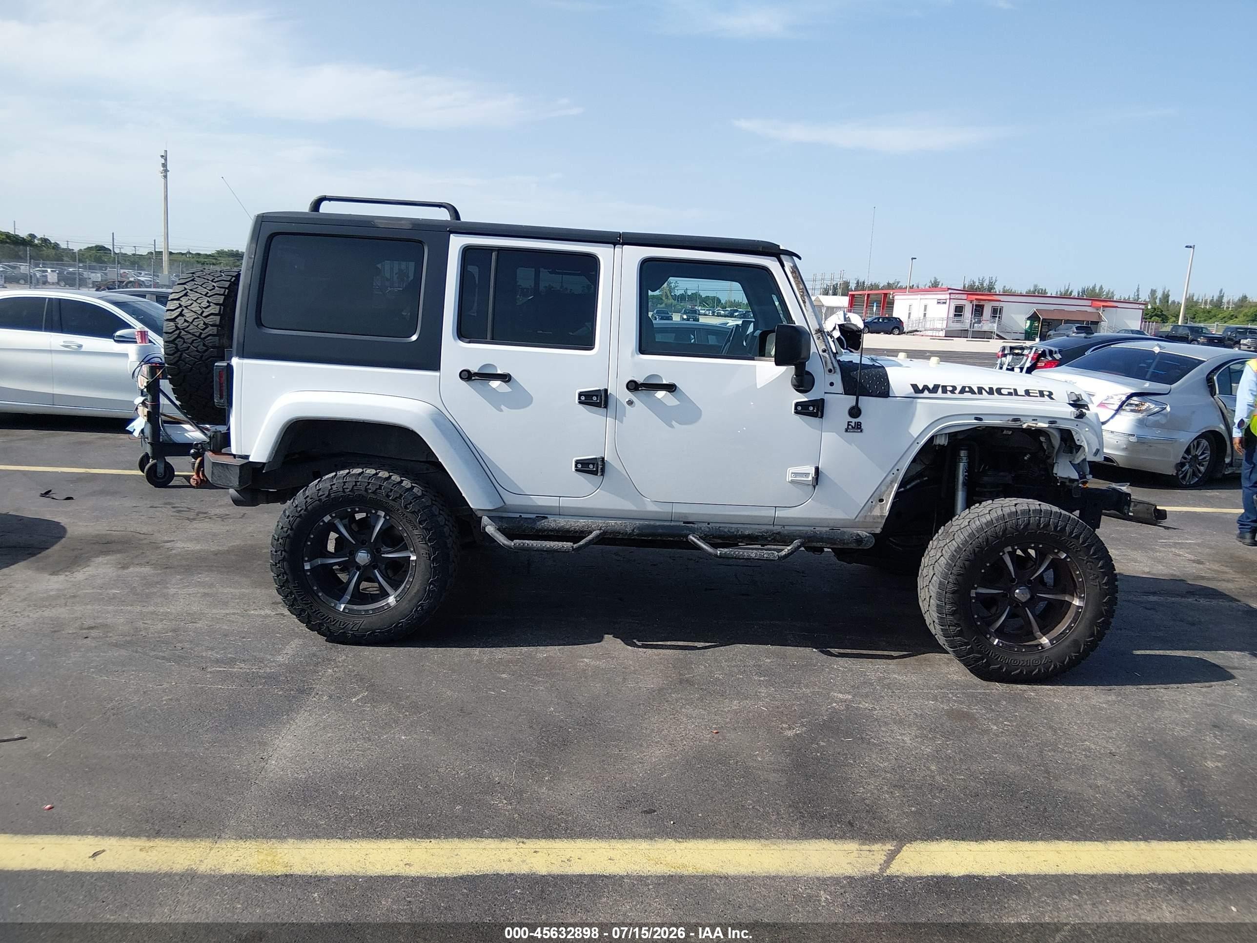 2015 Jeep Wrangler Unlimited Sport White vin: 1C4BJWDG5FL665385