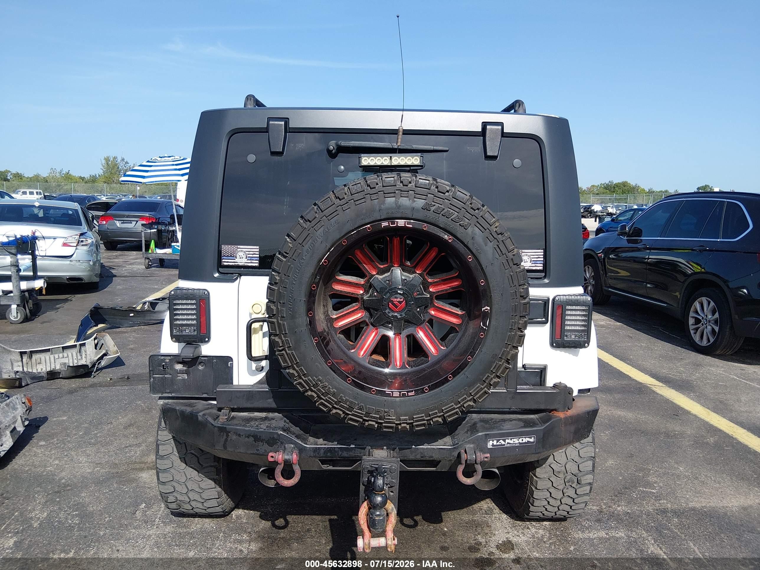2015 Jeep Wrangler Unlimited Sport White vin: 1C4BJWDG5FL665385