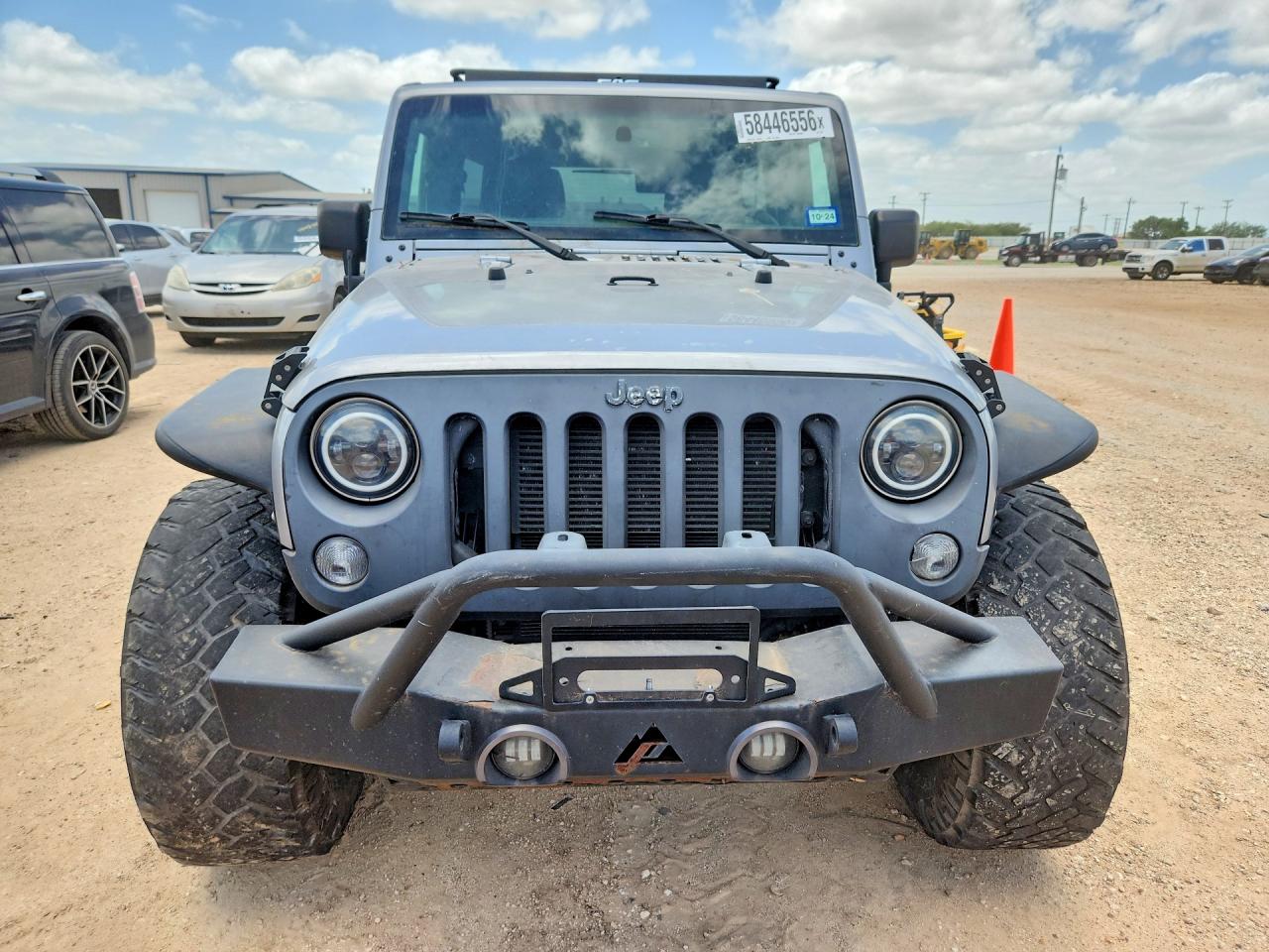 2015 Jeep Wrangler Unlimited Sport Silver vin: 1C4BJWDG5FL751277