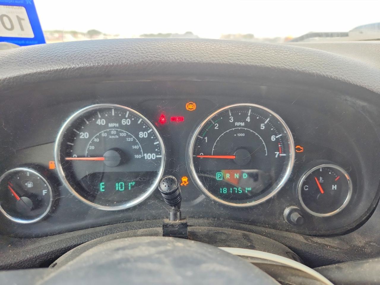 2015 Jeep Wrangler Unlimited Sport Silver vin: 1C4BJWDG5FL751277