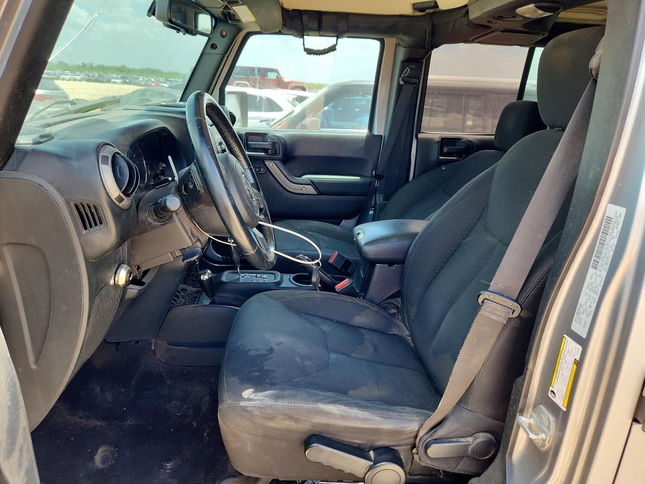 2015 Jeep Wrangler Unlimited Sport Silver vin: 1C4BJWDG5FL751277