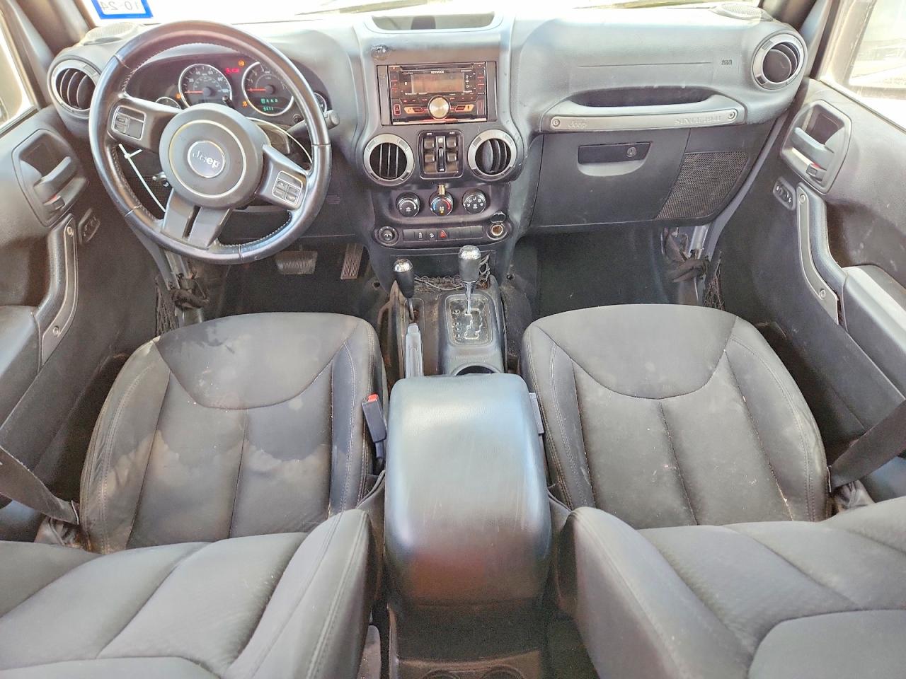2015 Jeep Wrangler Unlimited Sport Silver vin: 1C4BJWDG5FL751277