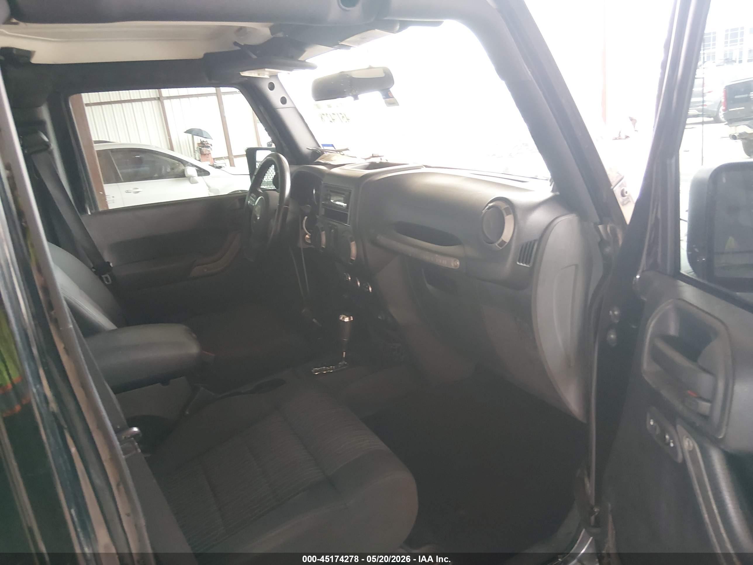 2012 Jeep Wrangler Unlimited Sport Черный vin: 1C4BJWDG6CL121490