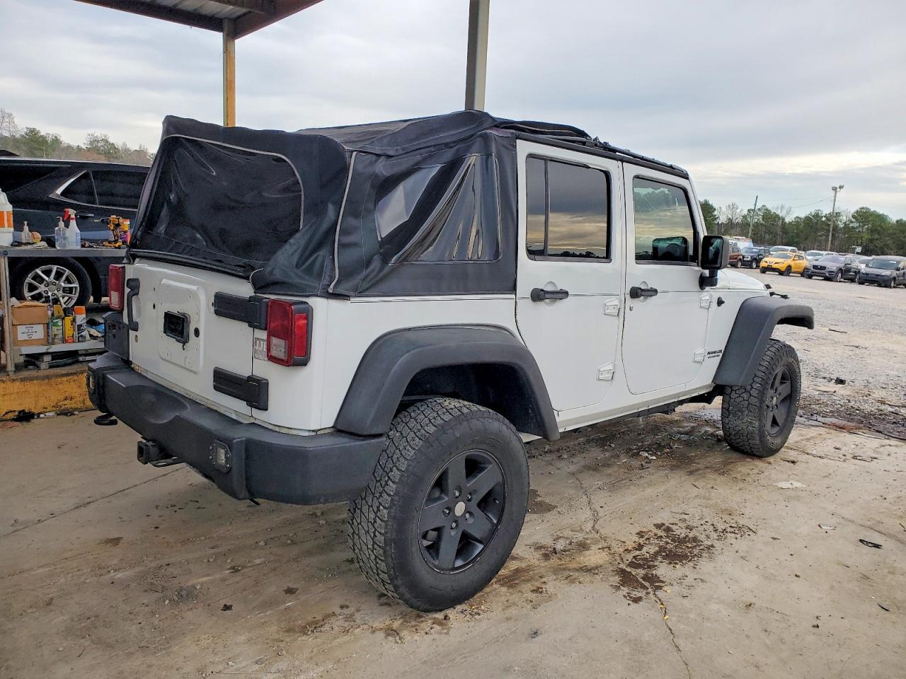 2012 Jeep Wrangler Unlimited Sport White vin: 1C4BJWDG6CL142081