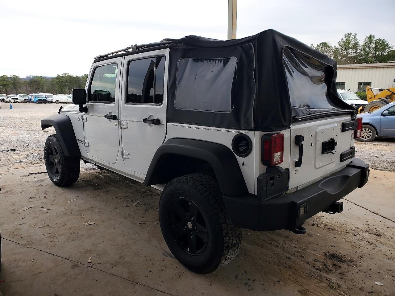 2012 Jeep Wrangler Unlimited Sport White vin: 1C4BJWDG6CL142081