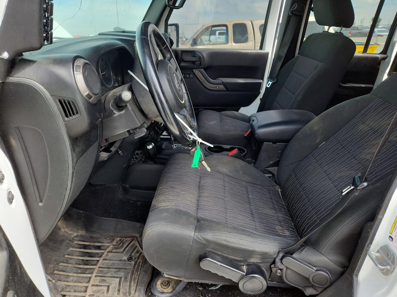 2012 Jeep Wrangler Unlimited Sport Белый vin: 1C4BJWDG6CL210959