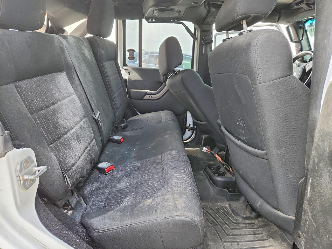 2012 Jeep Wrangler Unlimited Sport Белый vin: 1C4BJWDG6CL210959